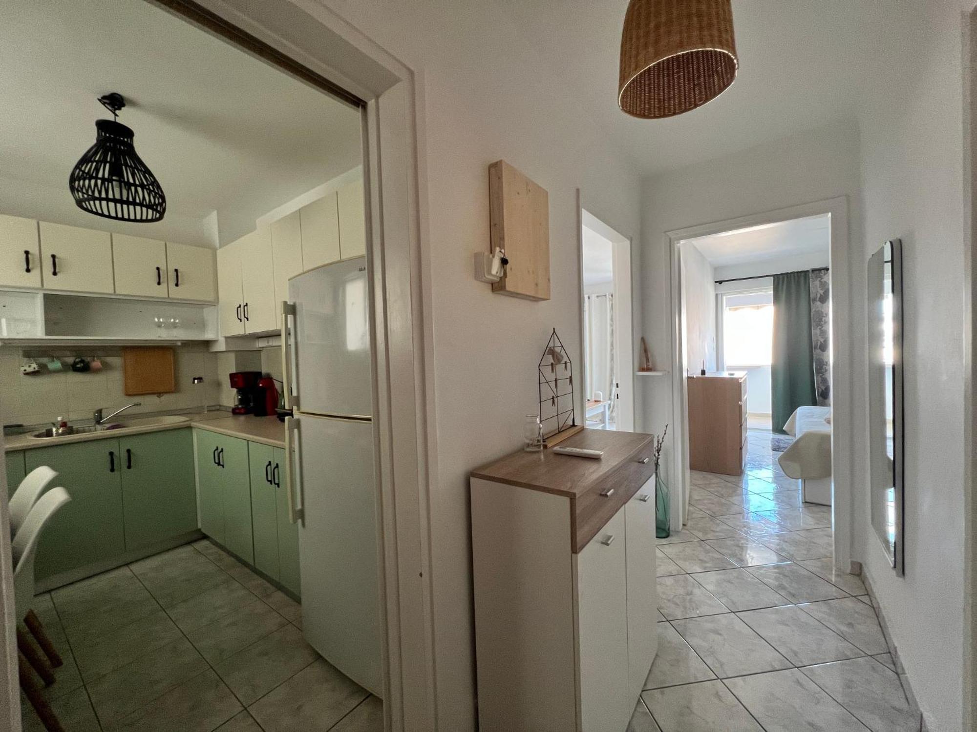 Athenian Sky View - Next To Metro Apartment
